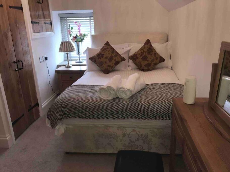 Chic 2 Bed Peak District Cottage Barn Near Alton Towers, Polar Bears, Chatsworth House Leek Exteriör bild