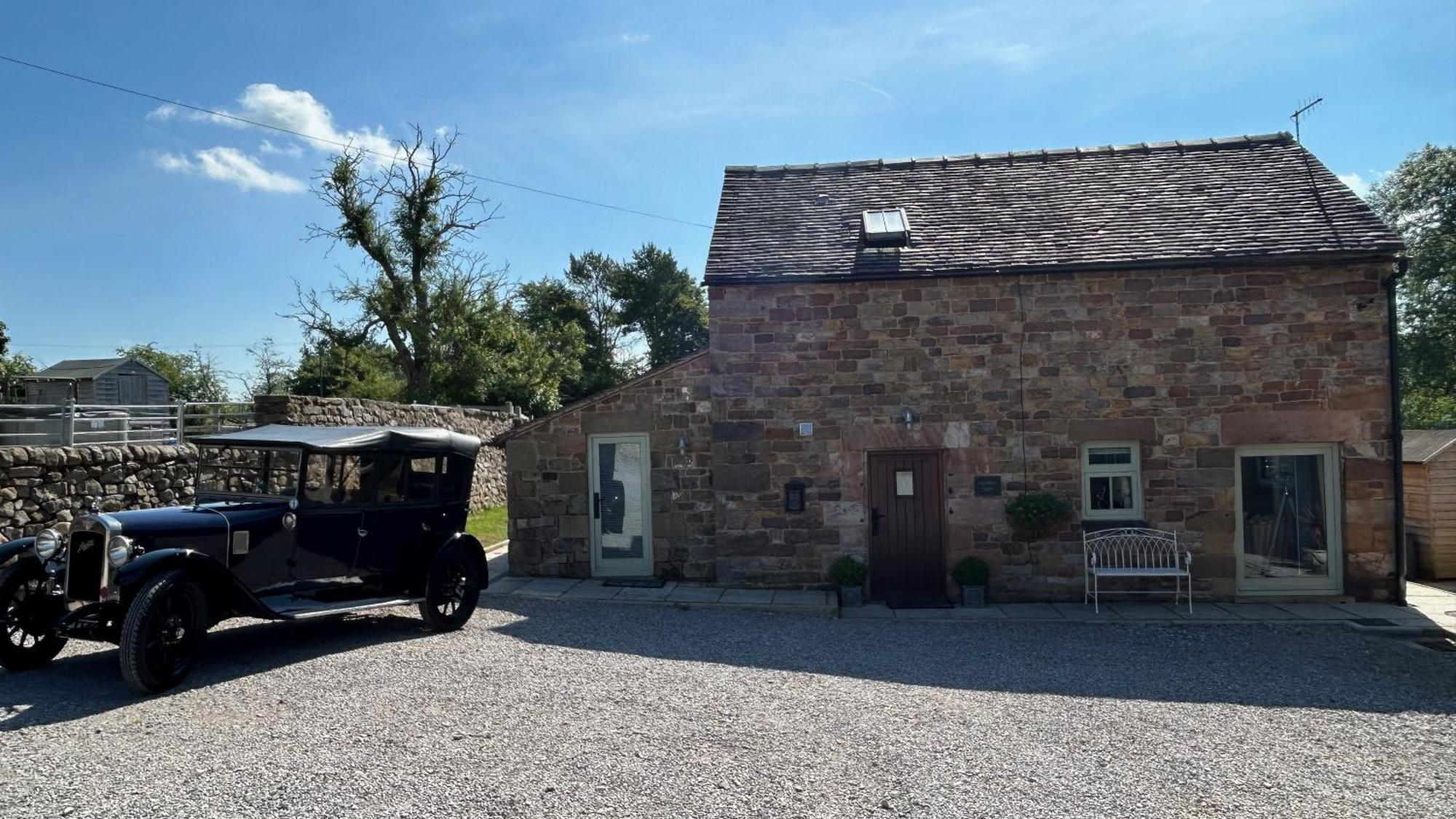 Chic 2 Bed Peak District Cottage Barn Near Alton Towers, Polar Bears, Chatsworth House Leek Exteriör bild